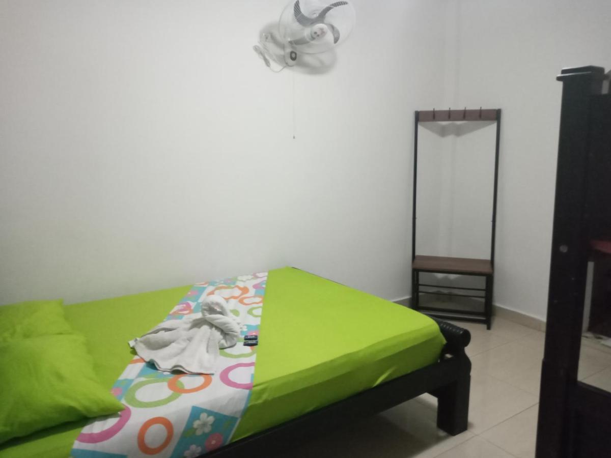 פאלומינו Hostal Cuyagua מראה חיצוני תמונה