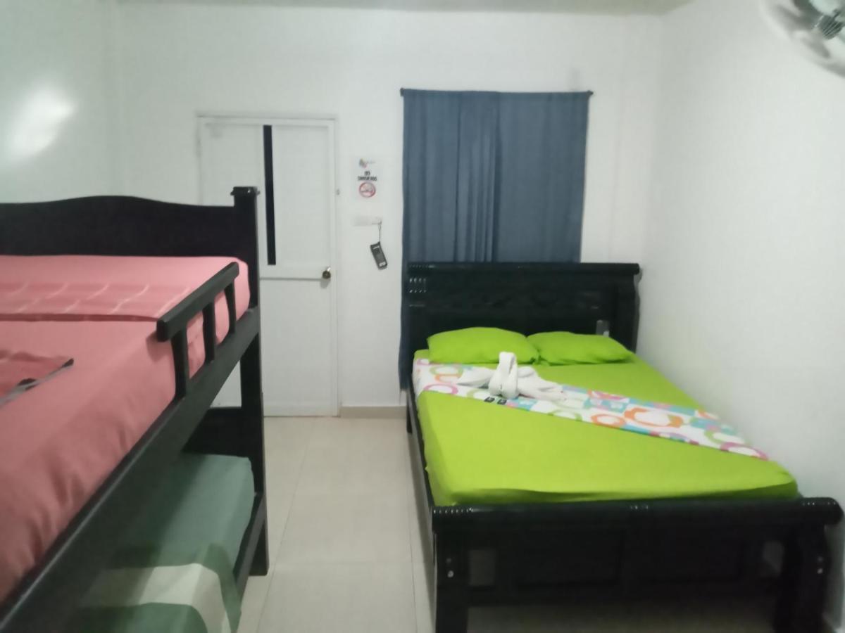 פאלומינו Hostal Cuyagua מראה חיצוני תמונה