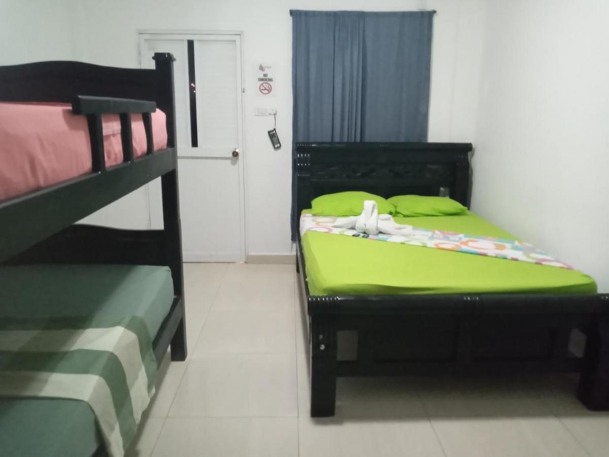 פאלומינו Hostal Cuyagua מראה חיצוני תמונה