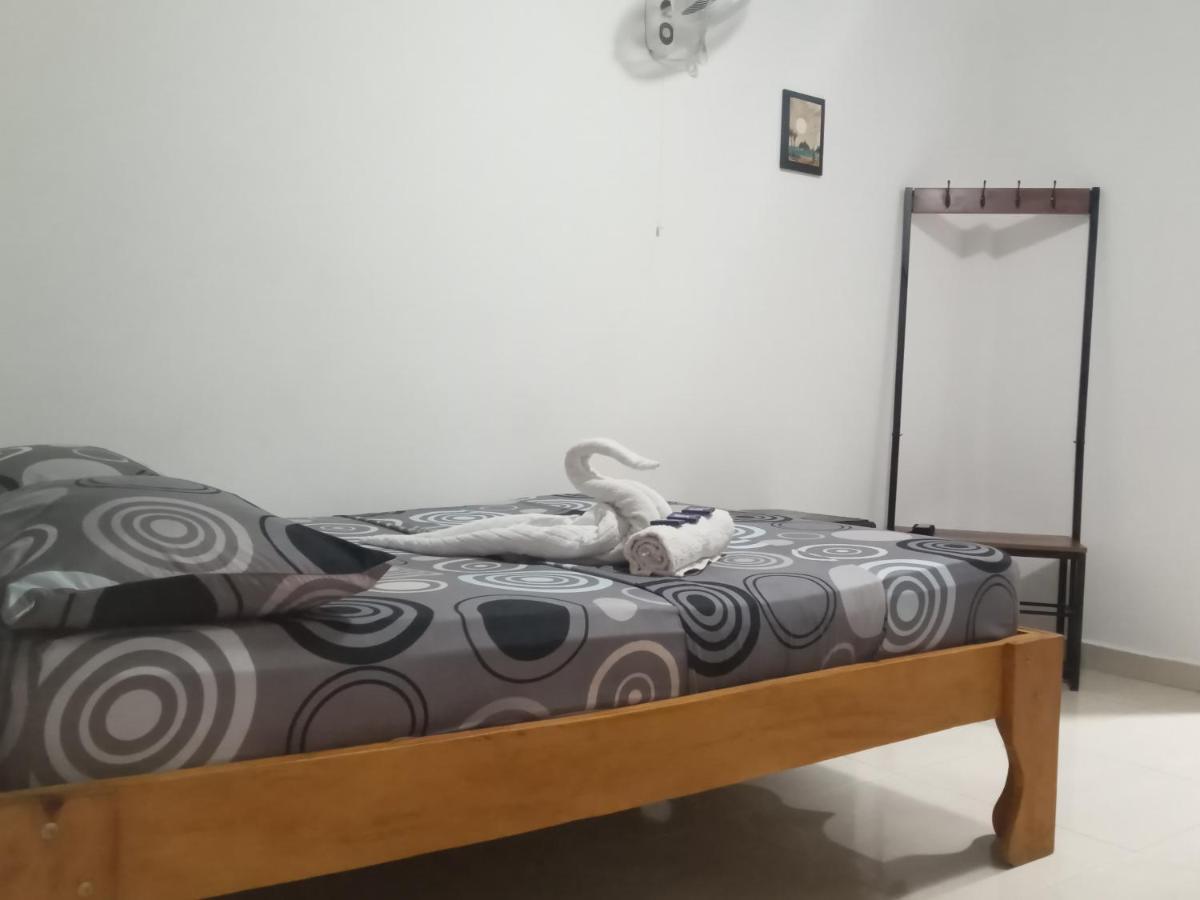 פאלומינו Hostal Cuyagua מראה חיצוני תמונה