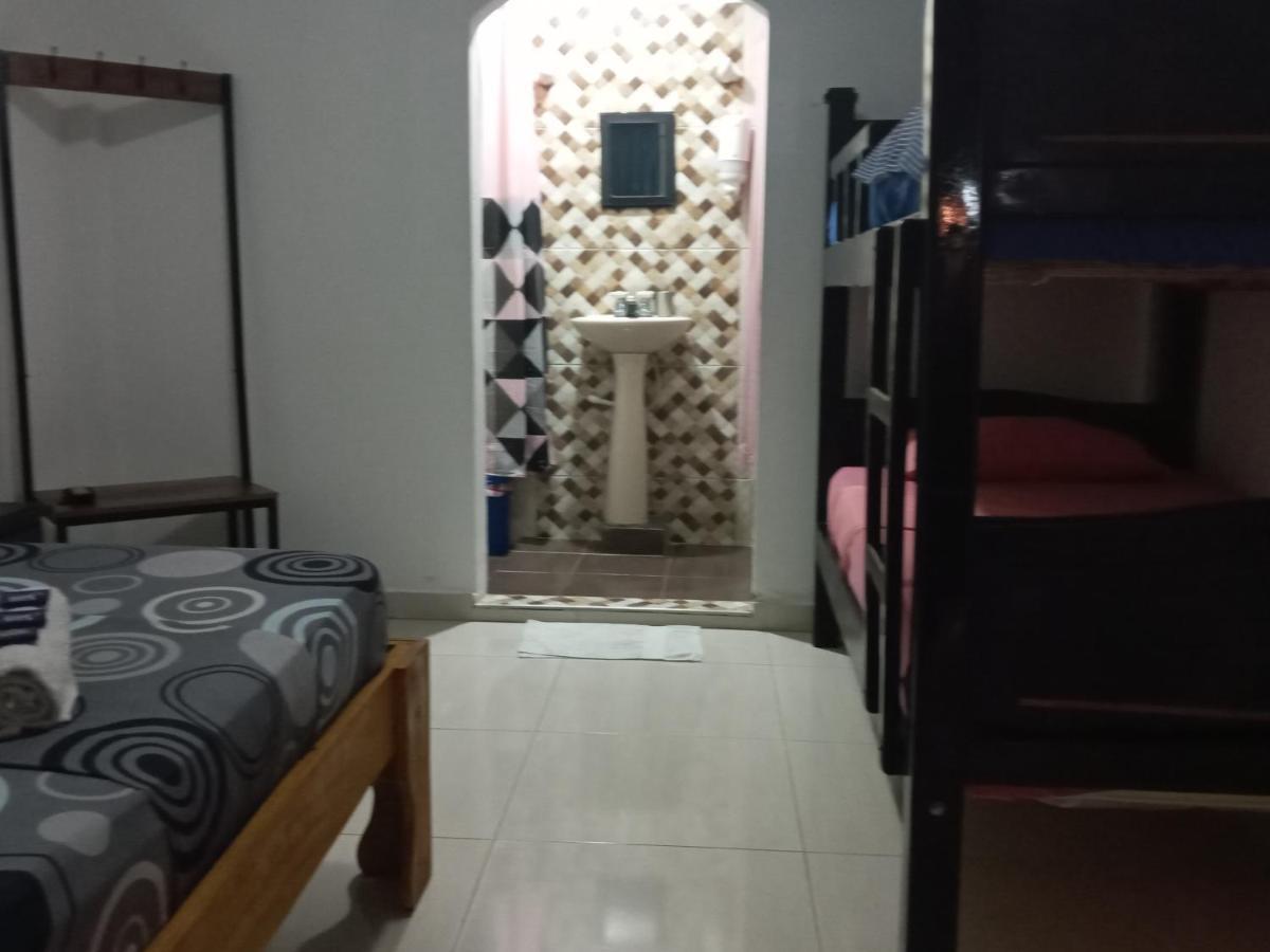 פאלומינו Hostal Cuyagua מראה חיצוני תמונה