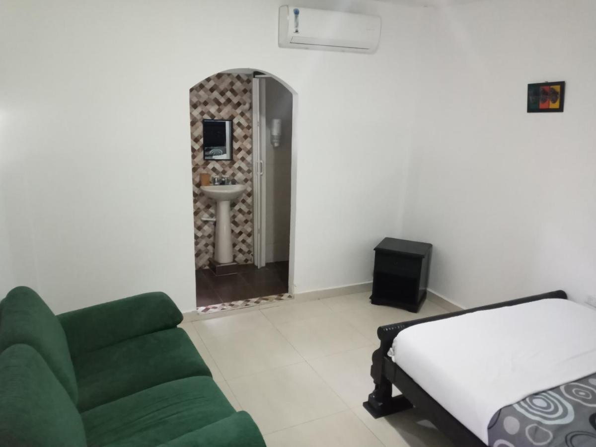 פאלומינו Hostal Cuyagua מראה חיצוני תמונה