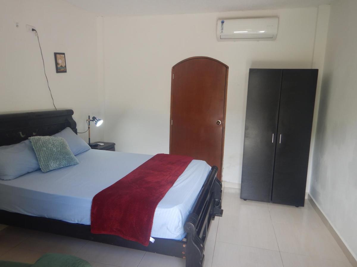 פאלומינו Hostal Cuyagua מראה חיצוני תמונה